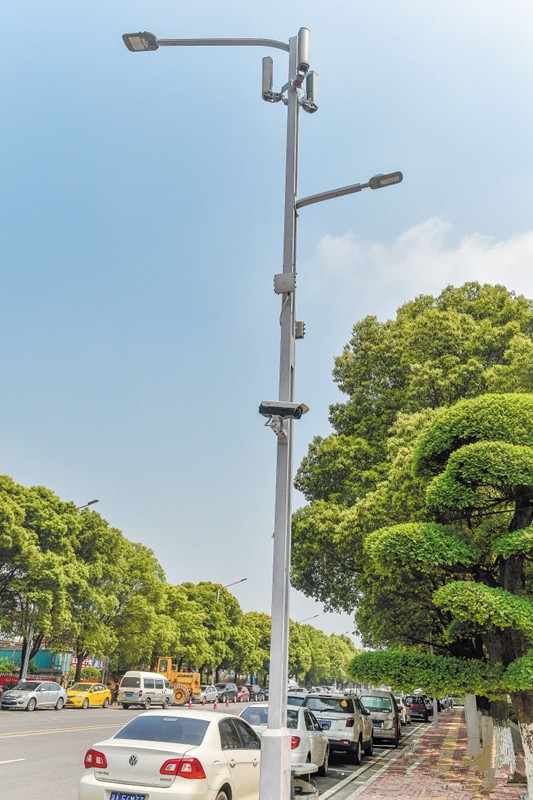 湖南(nan)首(shou)條“智(zhi)慧(hui)炤明(ming)路”亮(liang)相長沙(sha)隆平高科(ke)技園(yuan)